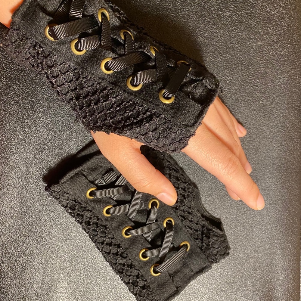 Hand Gloves